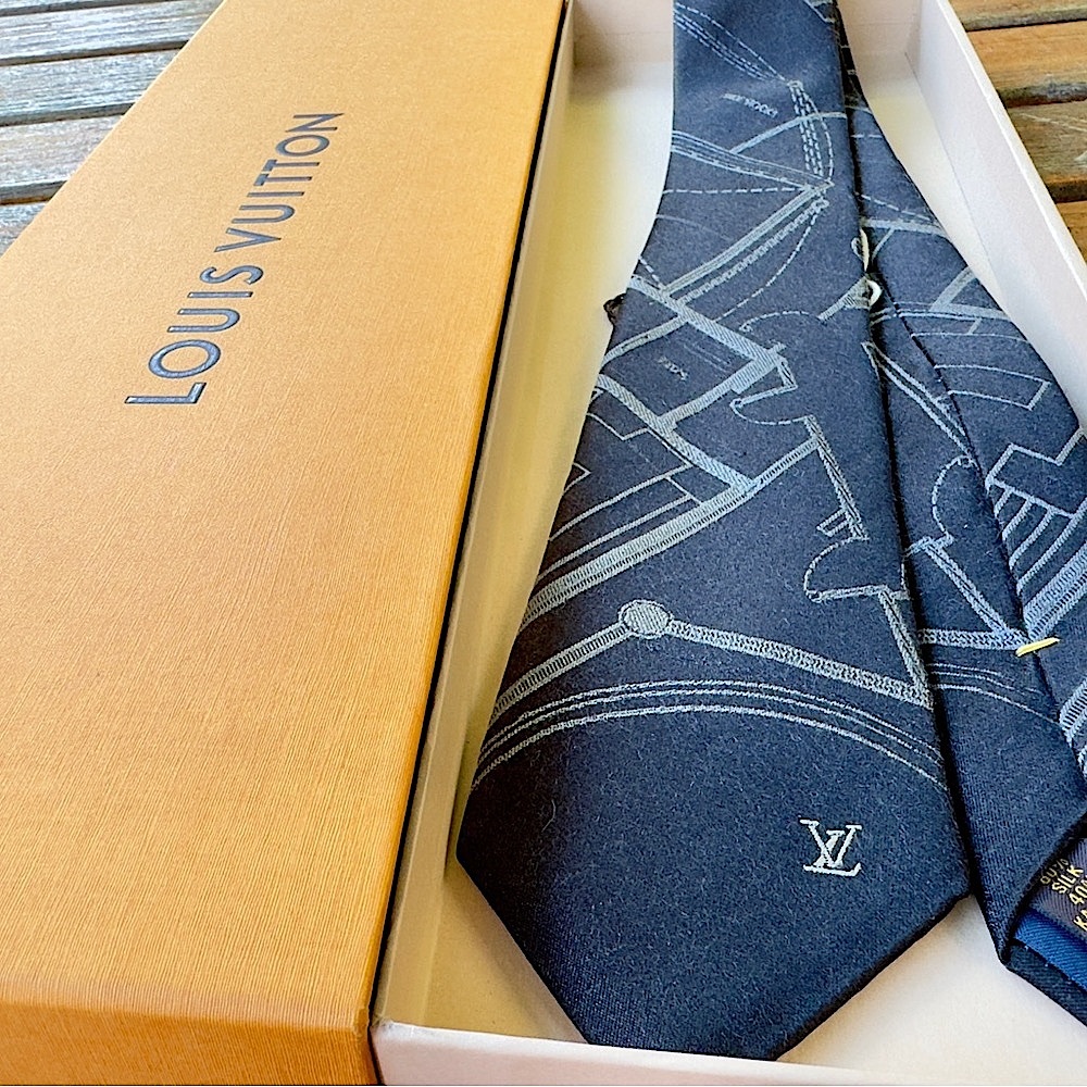 🎁HOLIDAY 26’🎁🔥🆕💯AUTHN LOUIS VUITTON BLK PHARRELL WLMS BLUEPRINT PLAN MOTIF TIE🔥